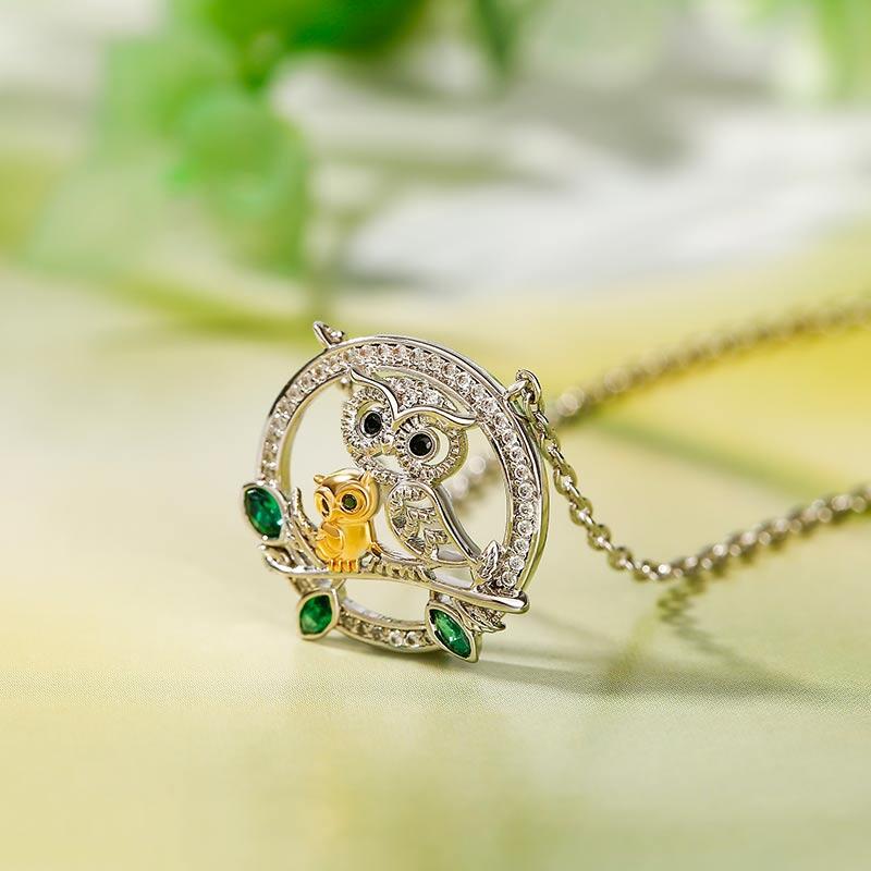 Jeulia "Always by My Side" Mother and Baby Cute Owls Round Sterling Silver Necklace