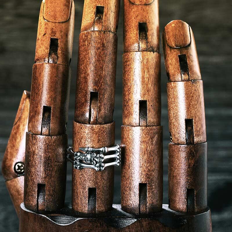 Jeulia Anillo en forma de calavera de dedo de plata de ley