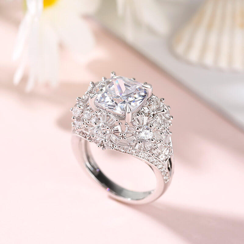 Jeulia Anillo de Plata Esterlina con Corte de Cojín Floral