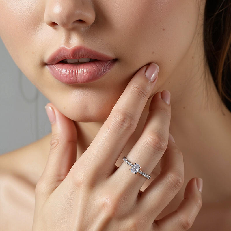 "Niemals Getrennt" Verlobungsring 0,5 ct Ovalschliff mit Seitensteinen