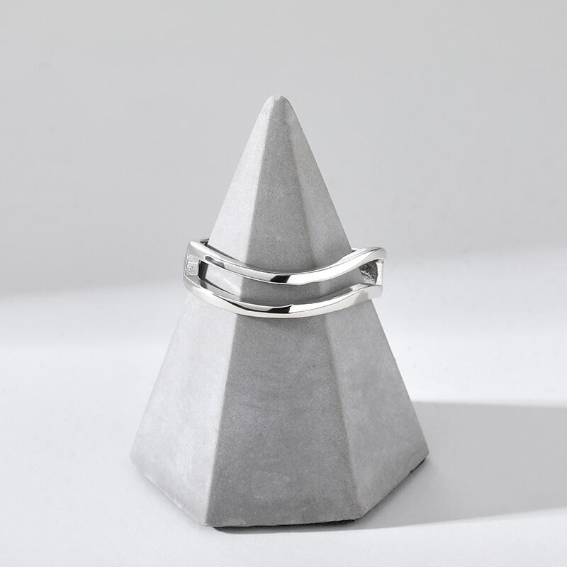 Jeulia Anillo pulido con diseño simple de plata de ley de talla ajustable para hombre
