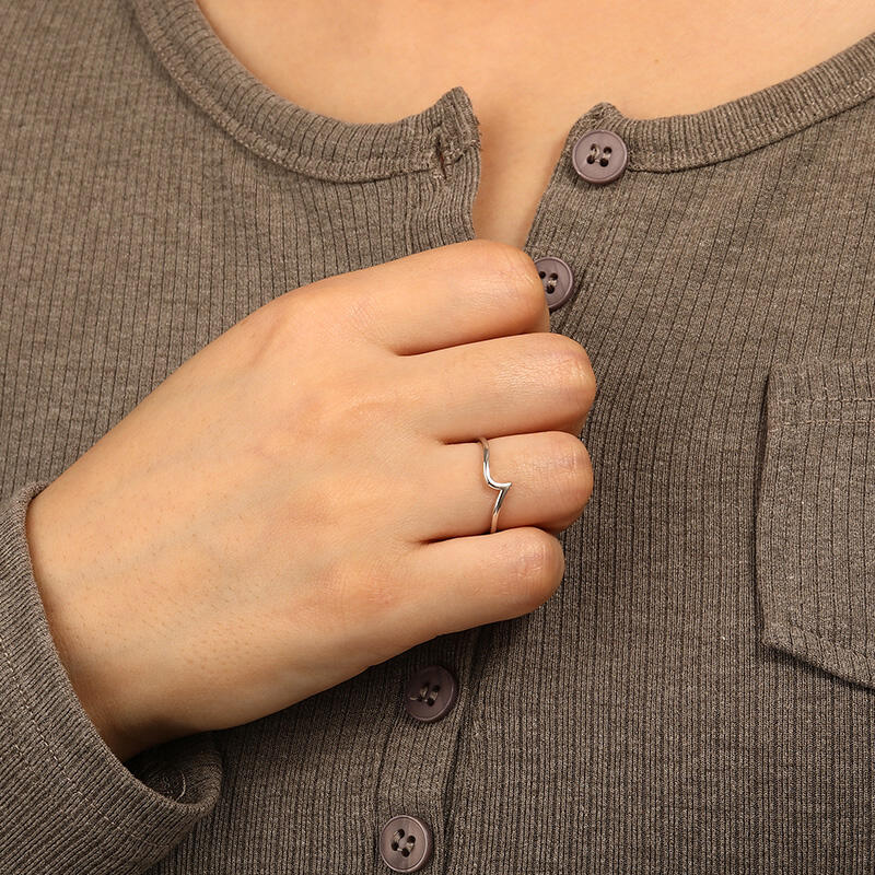 "Flowing To My Heart" Classic Wedding Ring