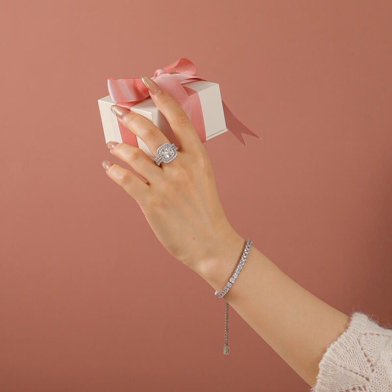 Jeulia Classic Cushion Cut Halo Engagement Ring Set Sterling Silver