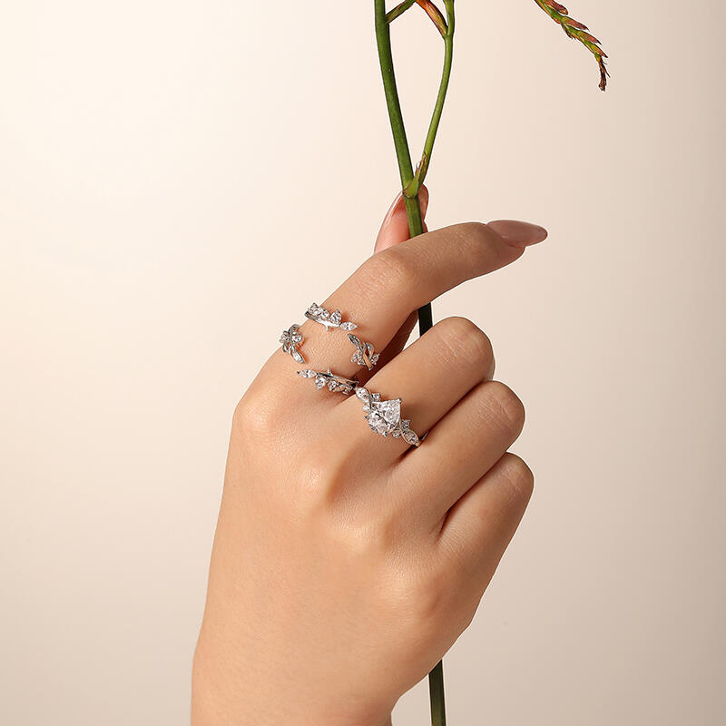 Jeulia Leaf Twist Sparkling Pear Shaped Ring Set