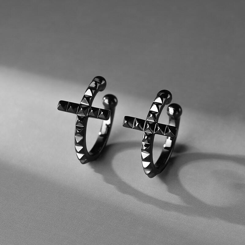 Jeulia Pendientes tipo piercing en forma de cruz de plata de ley