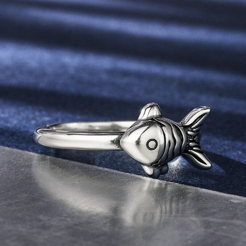 Jeulia "Petite Fish" Sterling Silver Ring