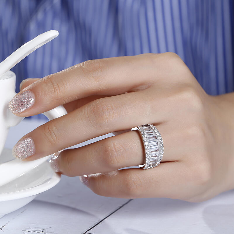 Jeulia Alianza Para Mujer De Talla Esmeralda En Plata De Ley