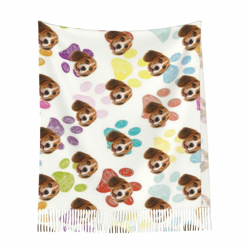 Anpassade halsdukar med söta tassavtryck och husdjursfoton är en fantastisk födelsedagspresent till husdjursägare