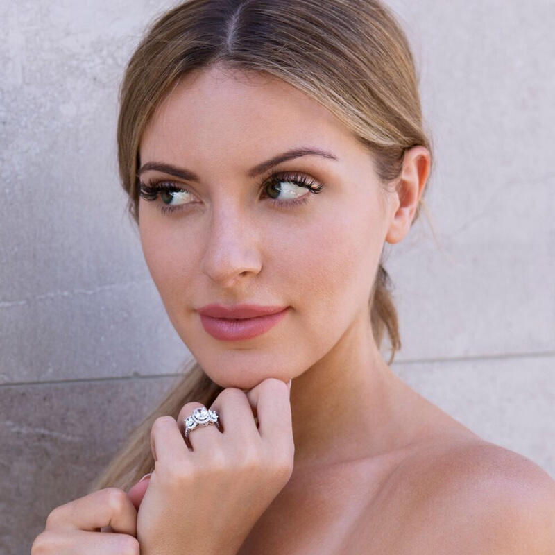 Jeulia Luxurious Oval Cut Sterling Silver Ring