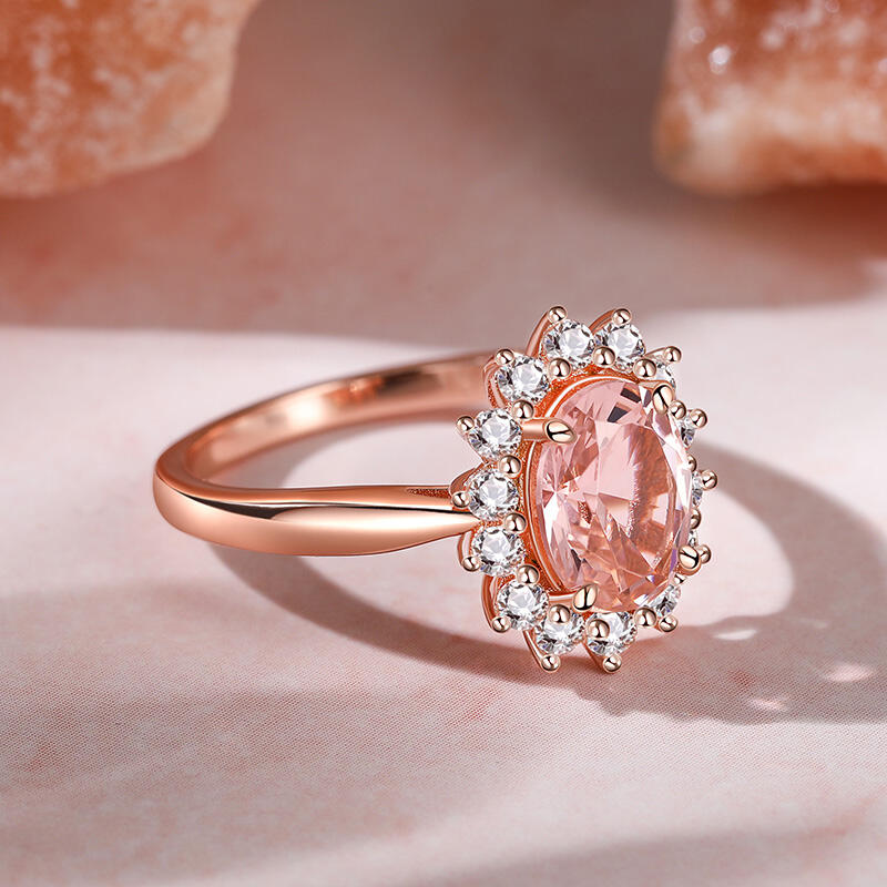 Jeulia Anillo de Plata de Ley con Morganita Sintética de Corte Ovalada Halo