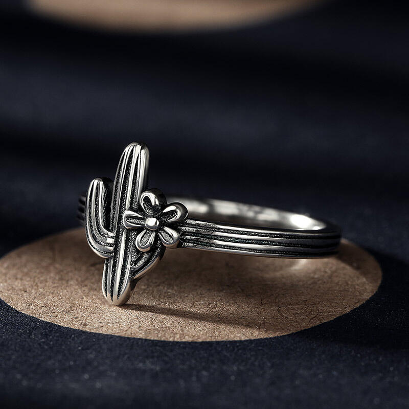 Jeulia "Desert Cactus" Flower Sterling Silver Ring