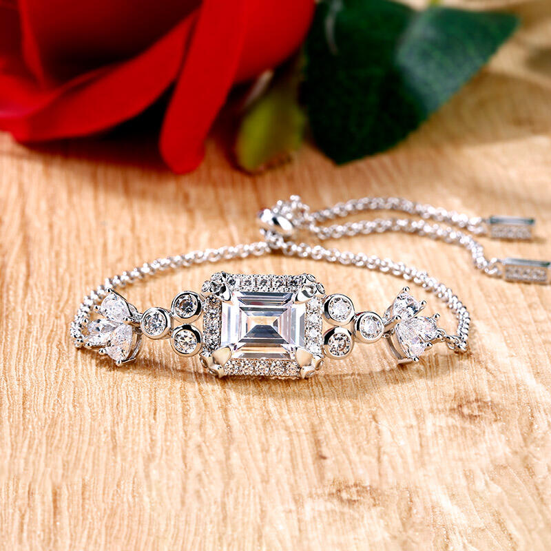 Jeulia Vintage Flower Halo Emerald Cut Sterling Silver Bolo Bracelet