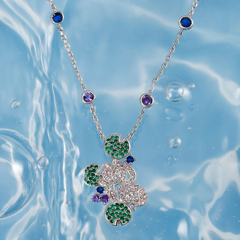 Jeulia "En fridfull trädgård" Vattenliljorna inspirerade sterling silver halsband