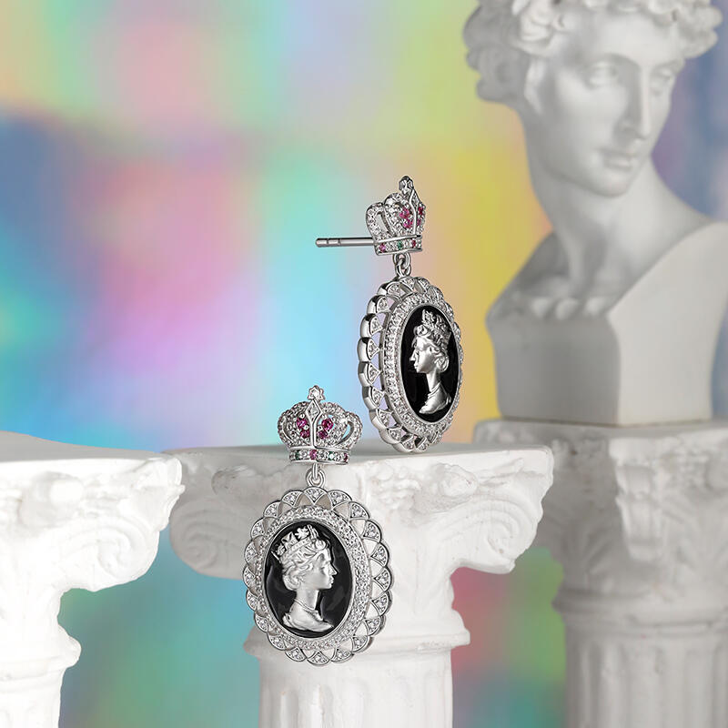 Jeulia "To Honour" Queen Elizabeth Portrait Black Enamel Sterling Silver Jewelry Set