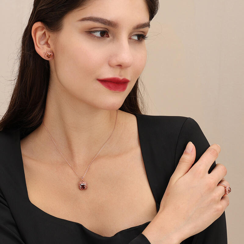 Jeulia Milgrain Design Halo Cushion Cut Sterling Silver Necklace