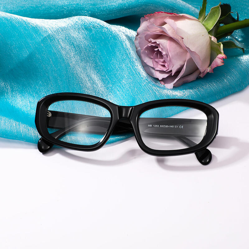 Quia Oval Black Glasses