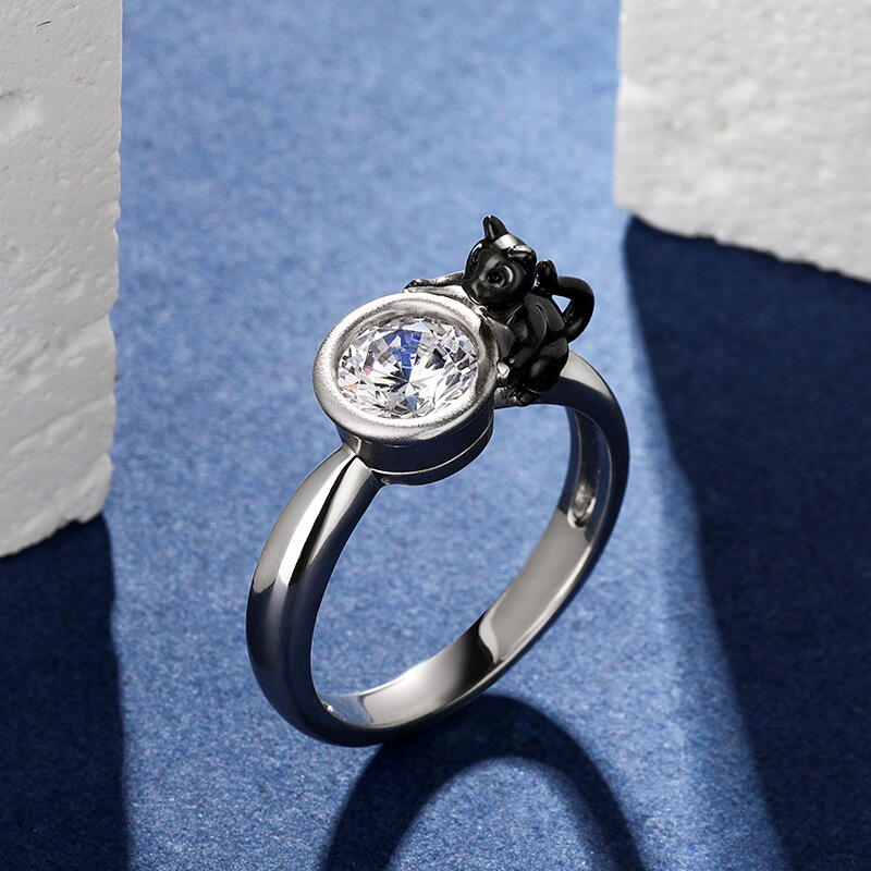 Jeulia Hug Me "Death Witness" Black Cat Round Cut Sterling Silver Ring