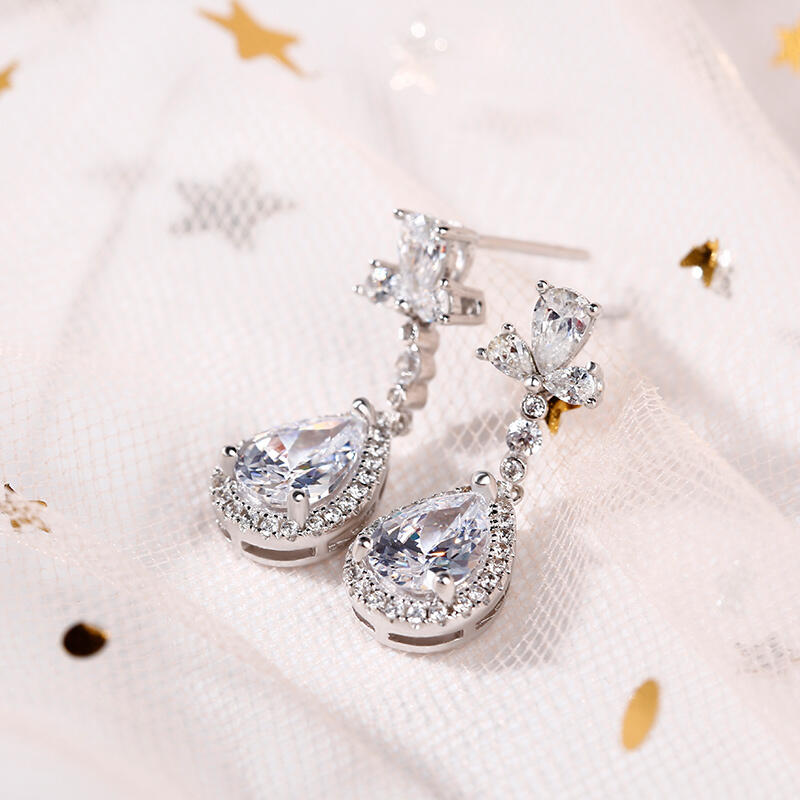 Jeulia Aretes De Plata Esterlina Con Corte Halo Pera