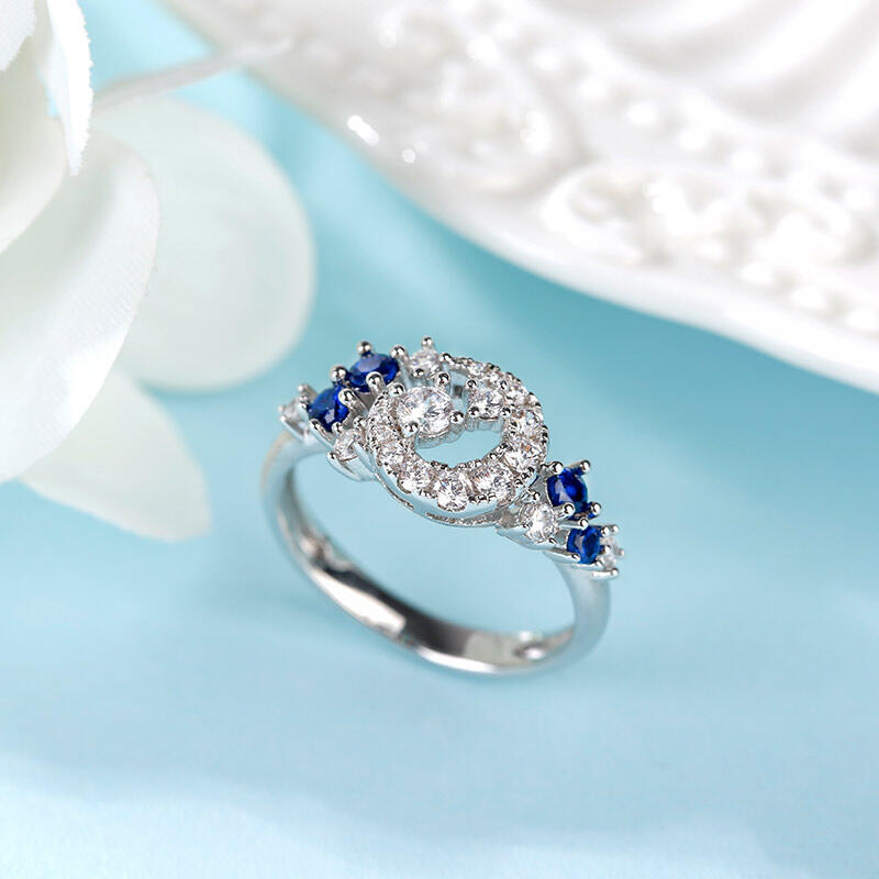 Jeulia Anillo de plata de ley con corte redondo y diseño de luna