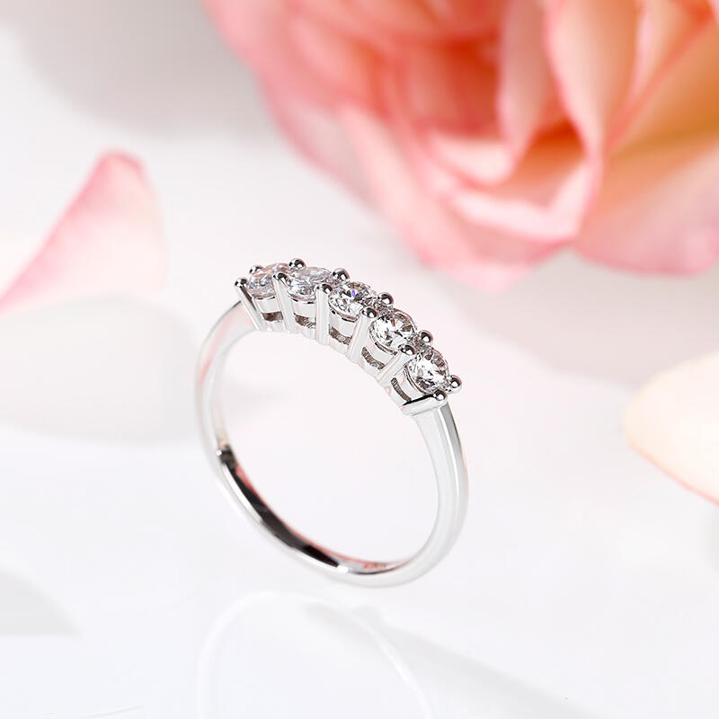 Jeulia Cinco Piedras Redondas Anillo  De 10K/14K/18K Oro Blanco