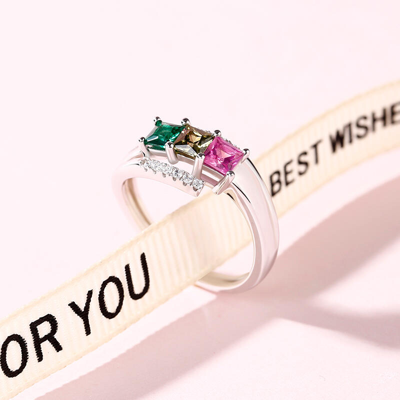 Jeulia Three Stone Princess Cut Sterling Silver Ring