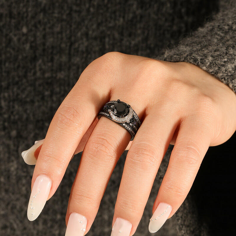 Jeulia Simple Black Moon and Star Ring Set
