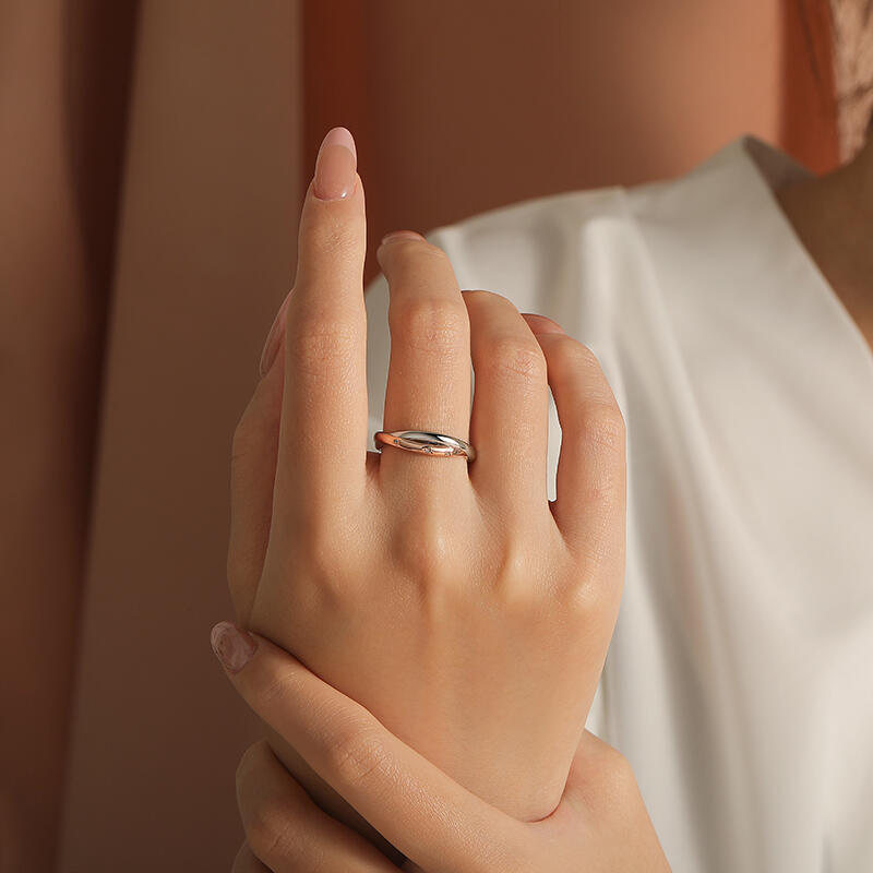 Jeulia Everyday Two-Tone Twist Star Ring