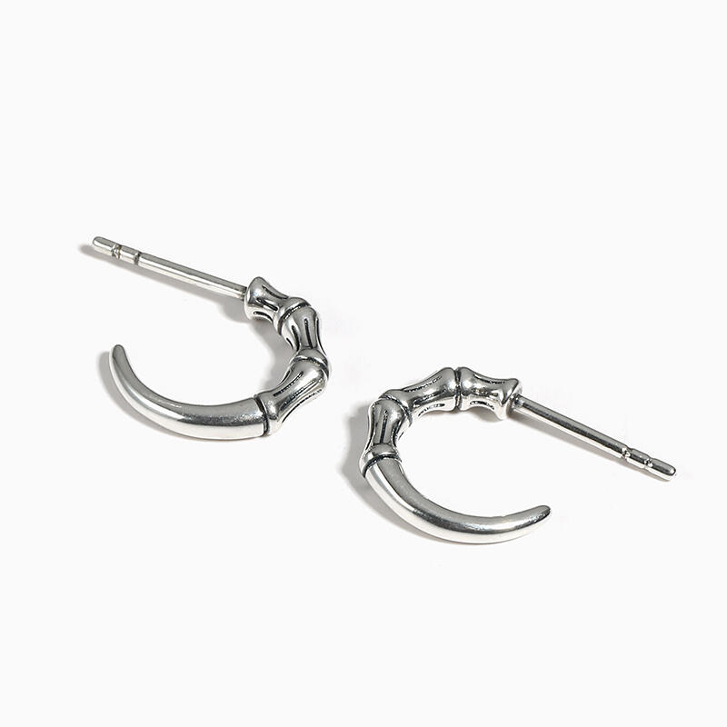 Jeulia "Punk Claw Horn" Sterling Silver Earrings