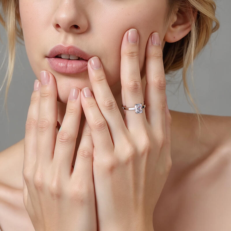 "Liebesgeschichte" 3ct Langkissen-Schliff Solitär Verlobungsring