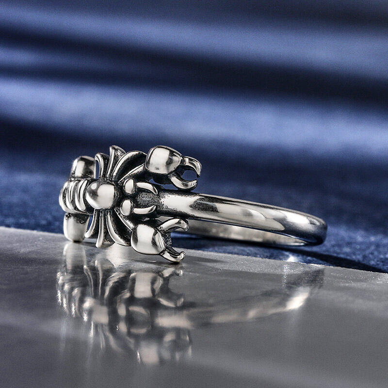 Jeulia "Sideways Lobster" Sterling Silver Ring