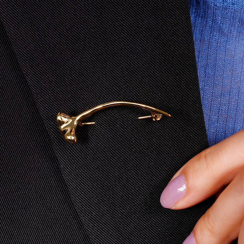 Jeulia イチョウの葉 シルバー ブローチ