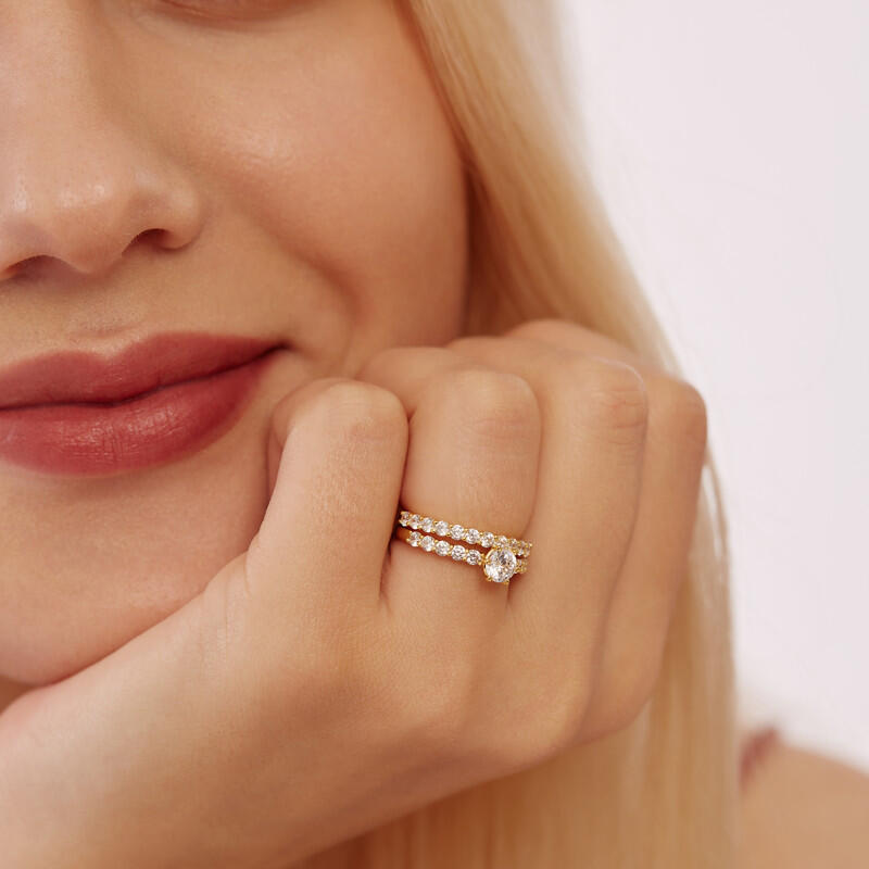 "Out Of My Control" Round Cut 2pcs Bridal Set