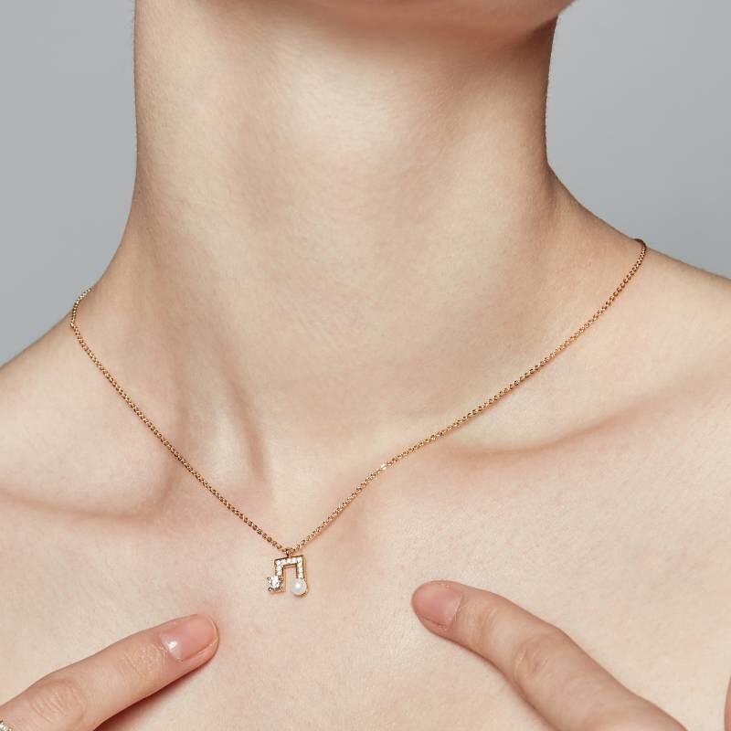 "Love Around The Corner" Round Cut Necklace