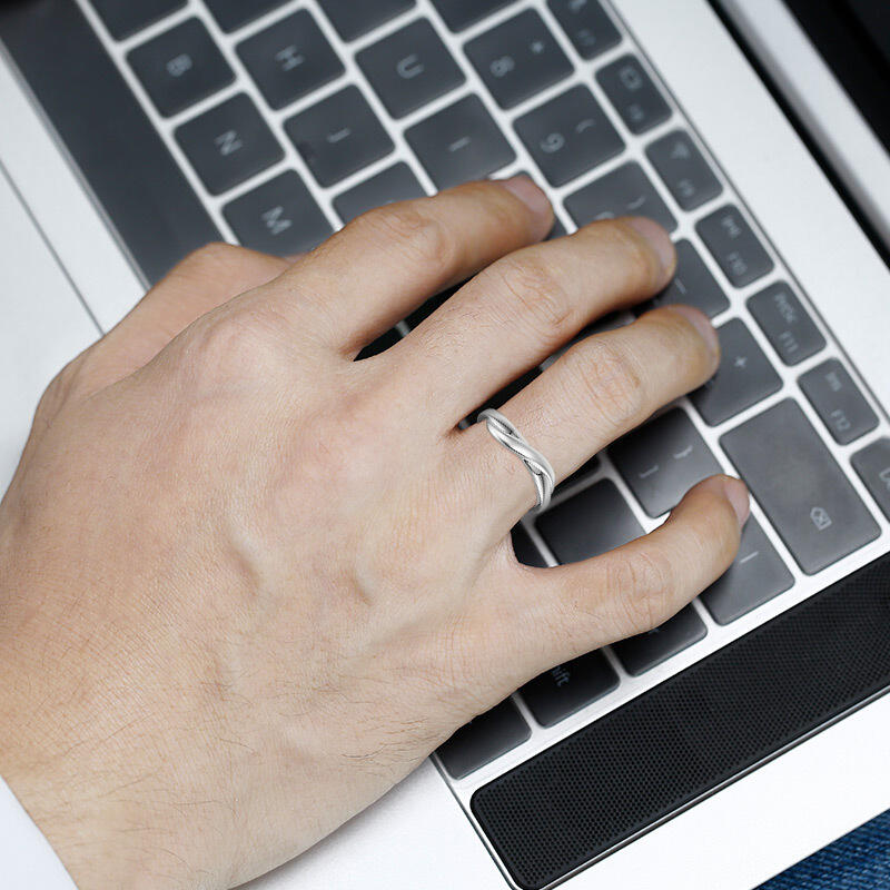 "Unendliche Minuten" Zeitgenössischer Herren-Ehering