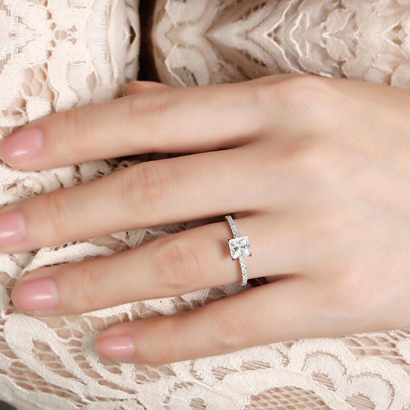 جوليا خاتم قطع أميرة 10K/14K/18K ذهب البلاتيني