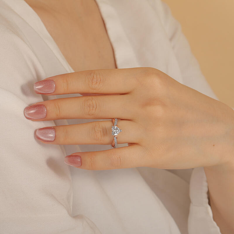 Jeulia Amore Anillo de Promesa con Corazón Bicolor
