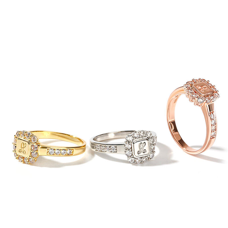 Jeulia Anillo personalizado de plata esterlina con monograma