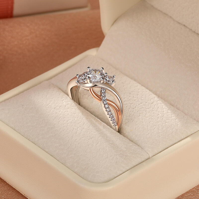 Jeulia Amore Anillo de Compromiso de Tres Piedras Bicolor