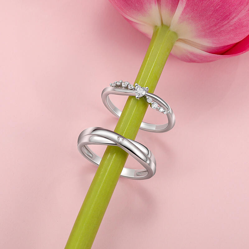 Jeulia Custom Twist Heart Couple Ring Set