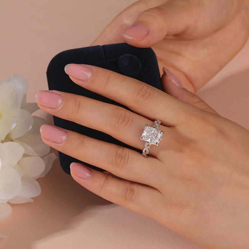 Jeulia Classic Twist Engagement Ring Crushed Ice Cut Sterling Silver