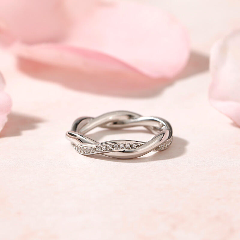 Jeulia Alianza de plata esterlina para mujer con diseño entrelazado