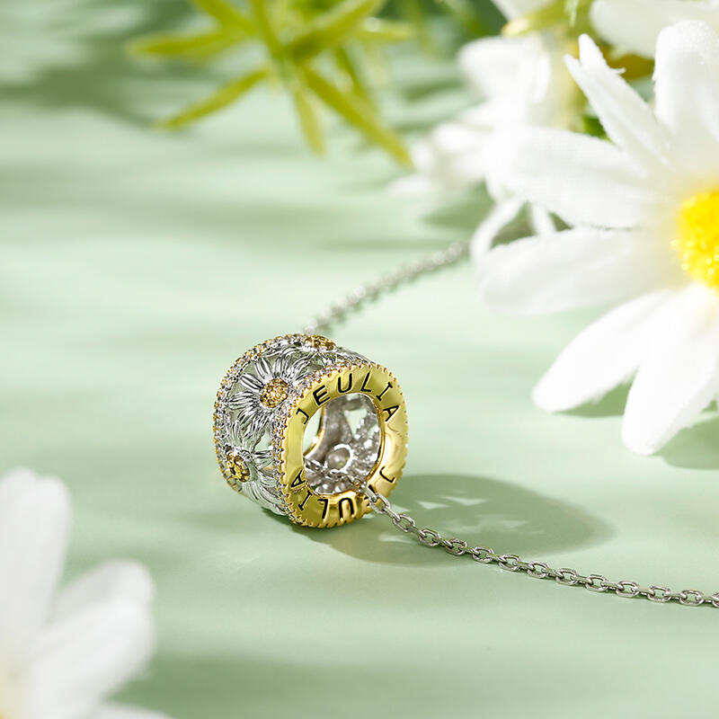 Jeulia Collar de dos tonos camomila flor de plata de ley