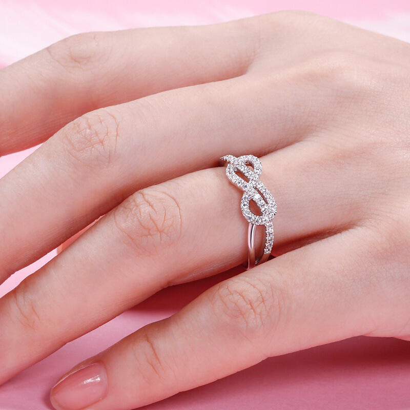 Jeulia Infinity Knot Design Sterling Silver Band