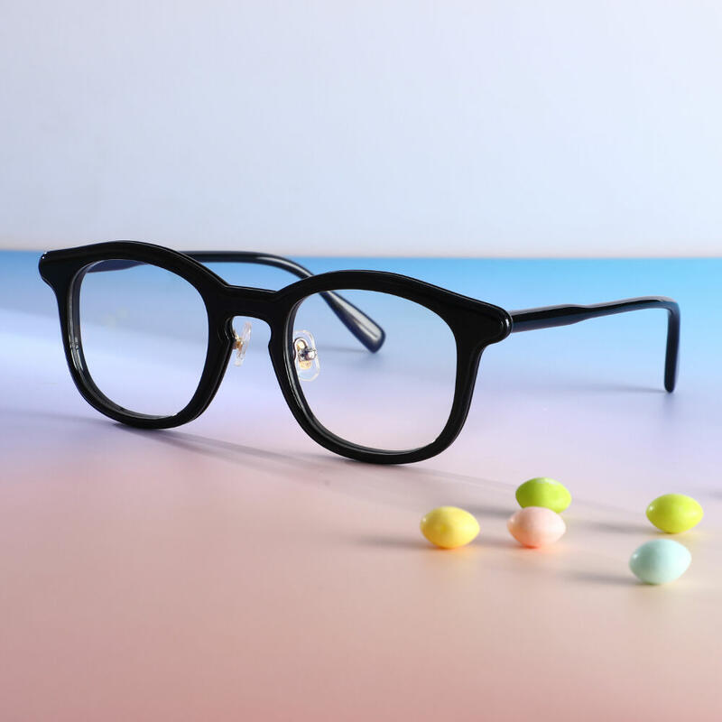 Howard Square Black Glasses