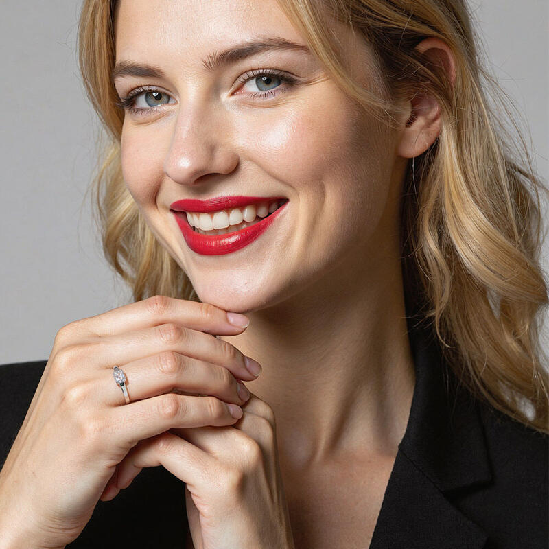 "Lieben und Verehren" Verlobungsring 0,8 ct Radiantschliff Solitär