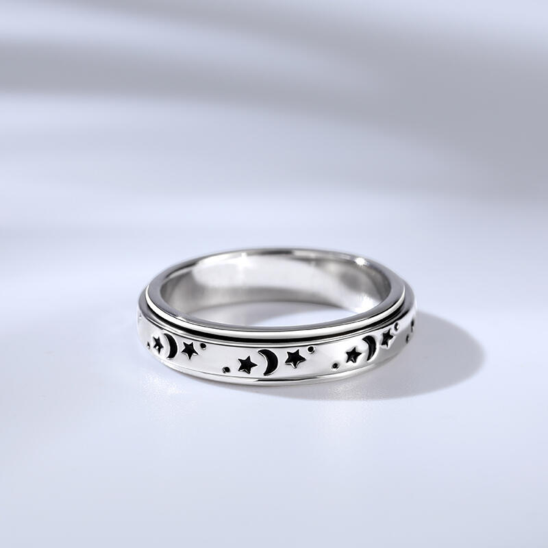 جوليا سوار نسائي بتصميم ستارز آند مون من الفضة الإسترليني قابل للدوران