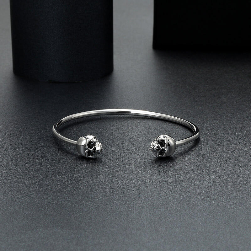 Jeulia "Biker Style" Skull Sterling Silver Bangle Bracelet