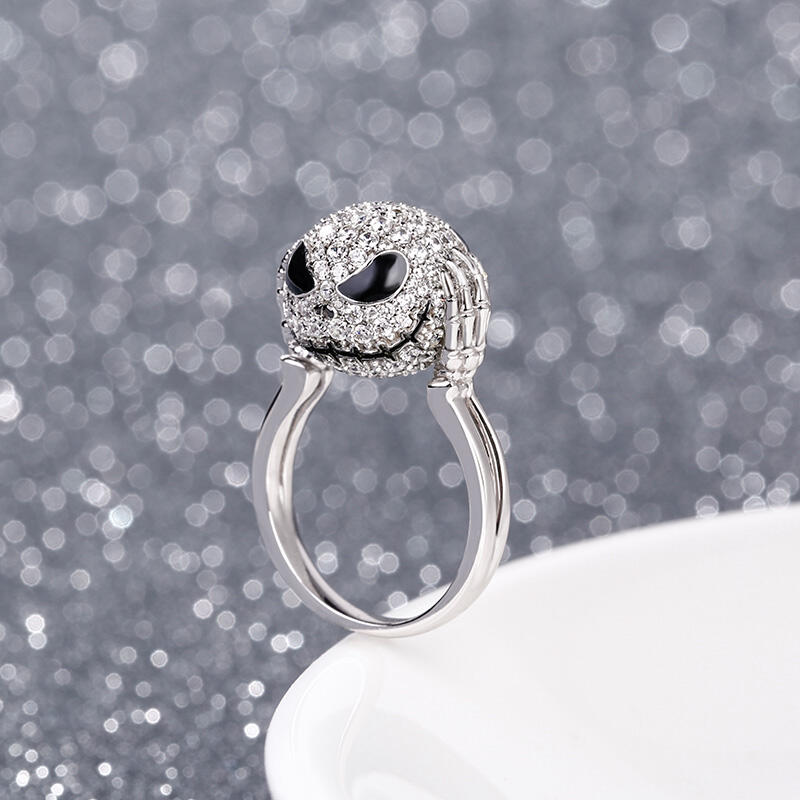 Jeulia "King of Halloween Town" Skull Design Sterling Silver Ring