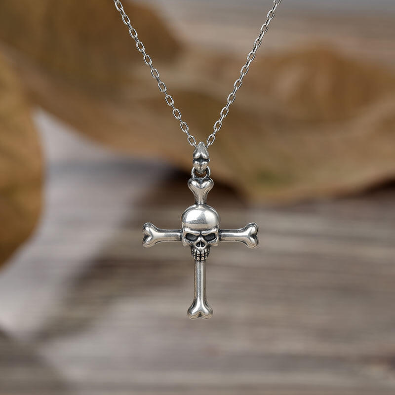 Jeulia Colar de prata esterlina com caveira e ossos cruzados