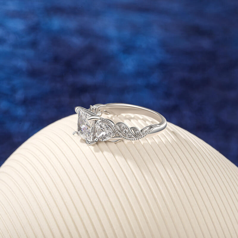 Jeulia Twist Leaf Vine Heart Design Three Stone Engagement Ring